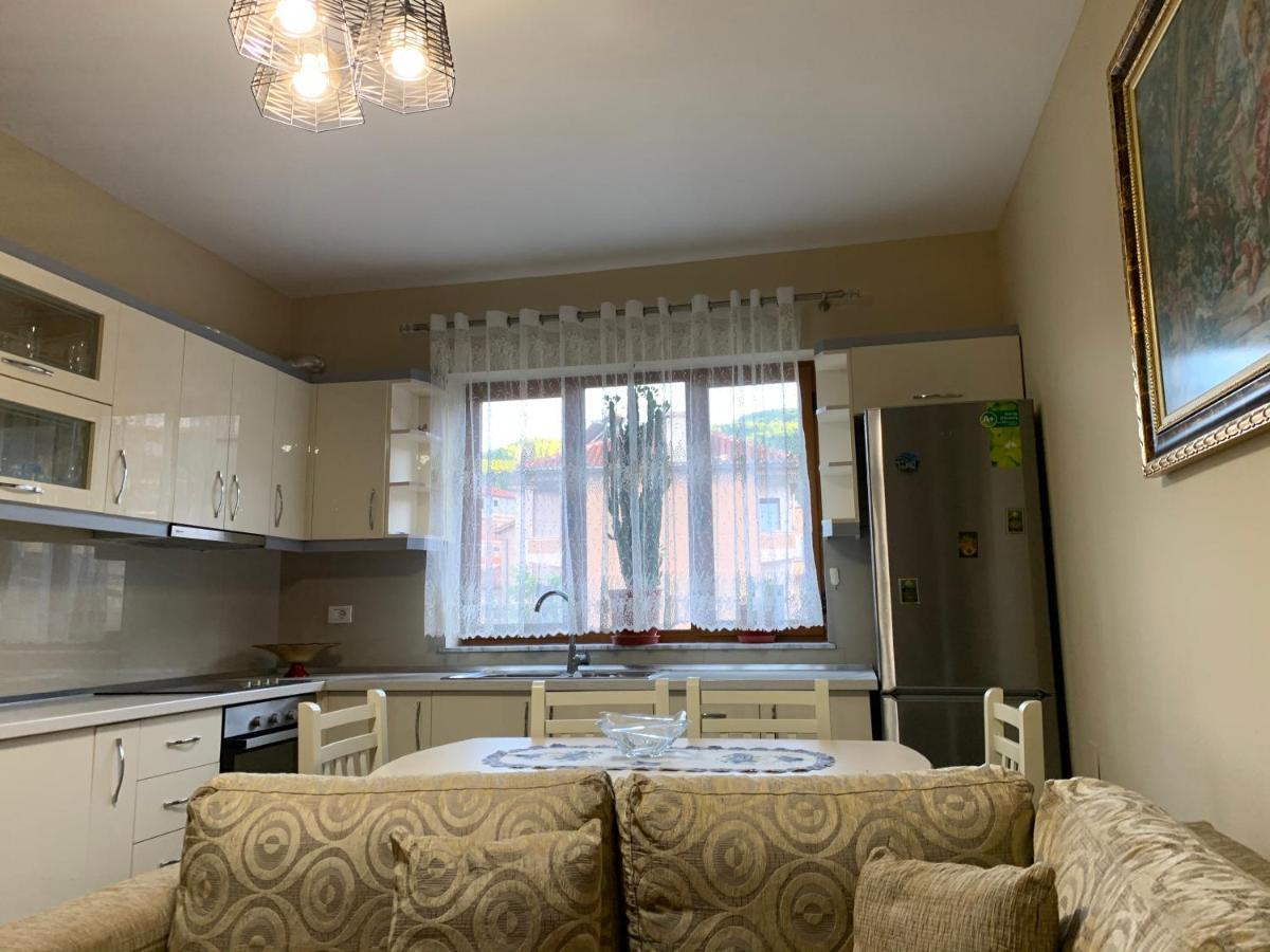 Syzo Apartments Pogradec Eksteriør bilde