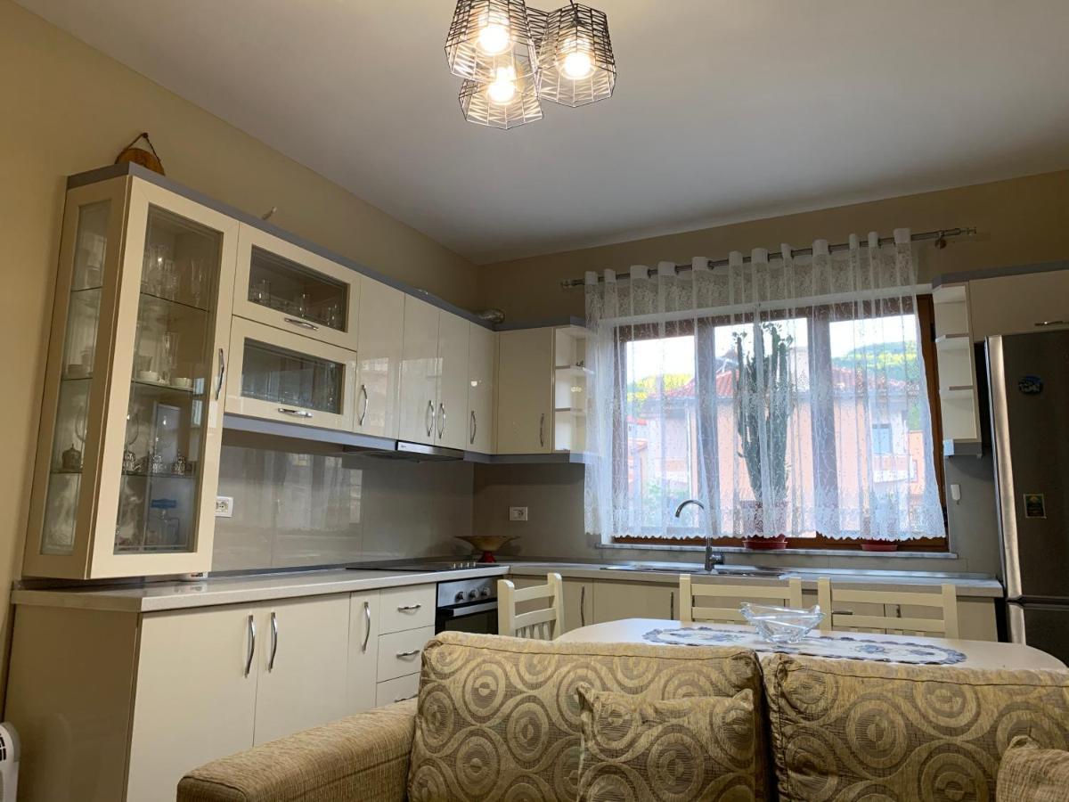 Syzo Apartments Pogradec Eksteriør bilde