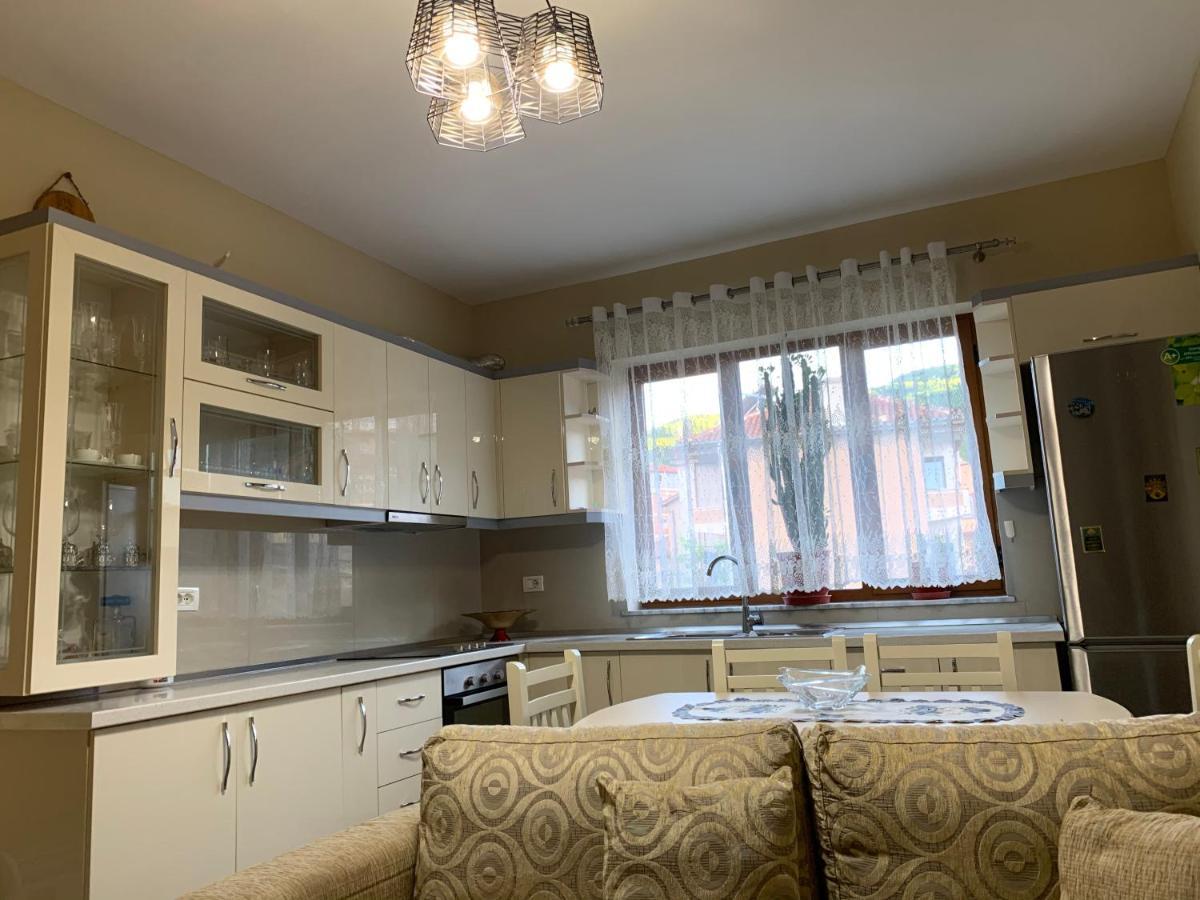 Syzo Apartments Pogradec Eksteriør bilde